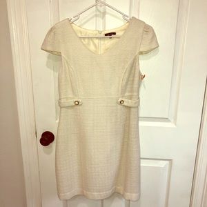 Momteau Dress